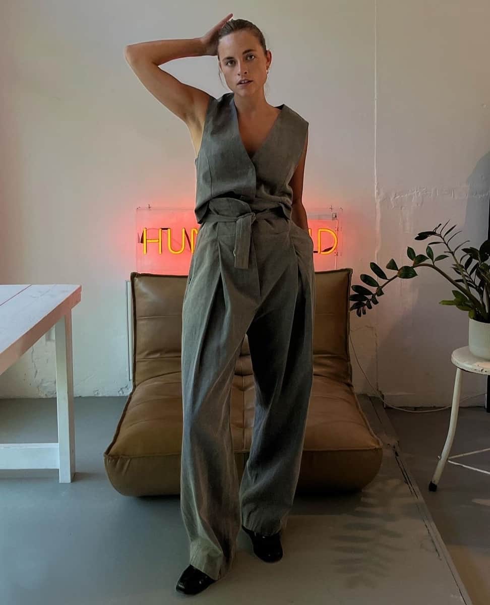 ヒューマノイドのインスタグラム：「Ready for a new week in LINEN TAILORING 🤍 @antraciet」