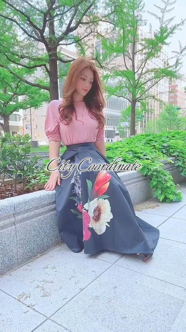 米本紗弥香のインスタグラム：「春の街coordinate🌷  #location #fashion #ファッション #model #japanesegirl #coordinate #instadaily #lifestyle #instapic #ootd #outfit #springoutfit #springstyle #ファッションコーデ #コーディネート #お洒落さんと繋がりたい #今日のコーデ #ファッション #春コーデ #大人女子コーデ #ピンクコーデ #フレアスカートコーデ #お出かけコーデ #ZARAコーデ #低身長コーデ #152cmコーデ #御堂筋 #心斎橋」