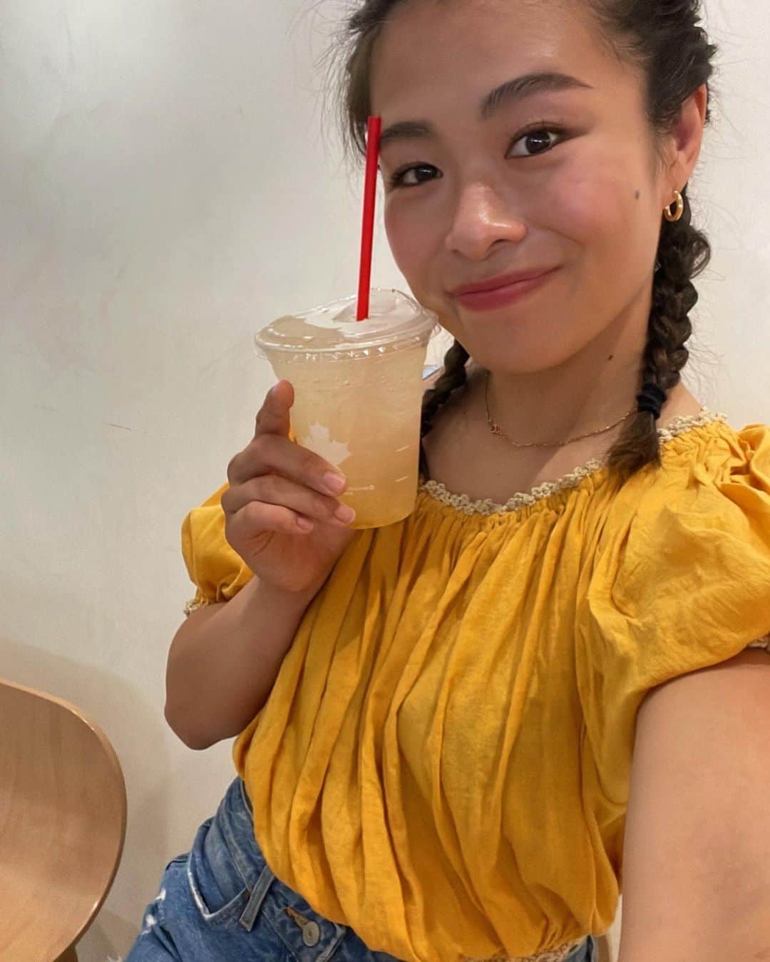 壽美のインスタグラム：「今日ラストオフの日☀️ これからタイのお友達と会ってくる😊  タイで過ごしてびっくりした体の変化！ 日本にいる時よりしっかりご飯食べてるのに、出発前から4.5kg減ってた😳 あとスイッチ入ると暴食してしまうタイプなんだけど、一度も暴食スイッチが入ってない！！ 中学生から悩みだった肌荒れが、ゼロになった！！ 10年以上悩みだった便秘が バターコーヒーなしでも 改善された！！」