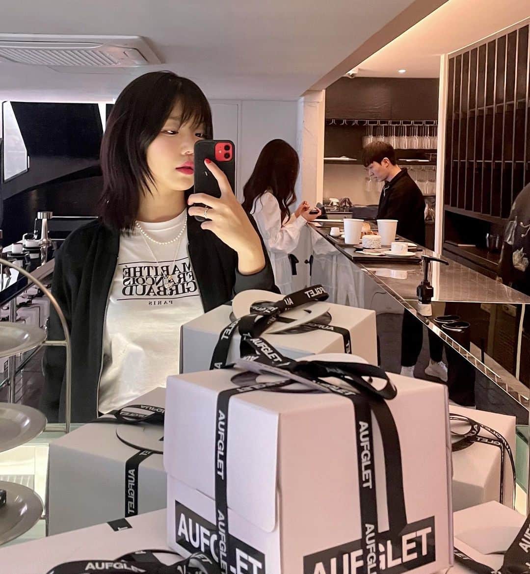 ダイン さんのインスタグラム写真 - (ダイン Instagram)「#aufglet 🤍🖤」4月23日 17時55分 - dainssong