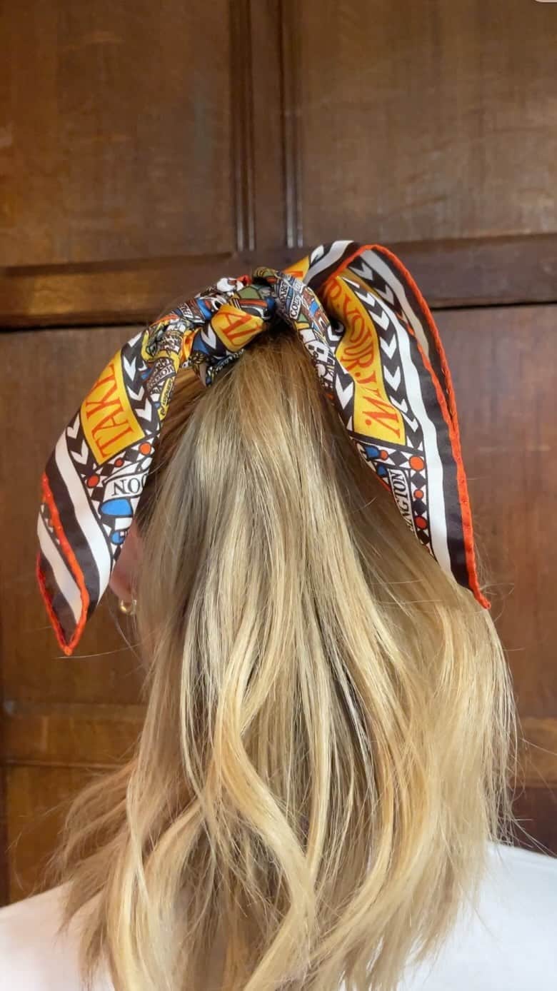 のインスタグラム：「King Charles III’s Coronation is just around the corner (Saturday 6th May) and we’ve got the perfect accessory for you to complete your look over the festive weekend.   Watch for 7 ways to wear Liberty’s four beautifully designed printed silk Coronation scarves.  Click the link in bio to shop now.  #CoronationWeek #StylingScarves #LibertyFashion」