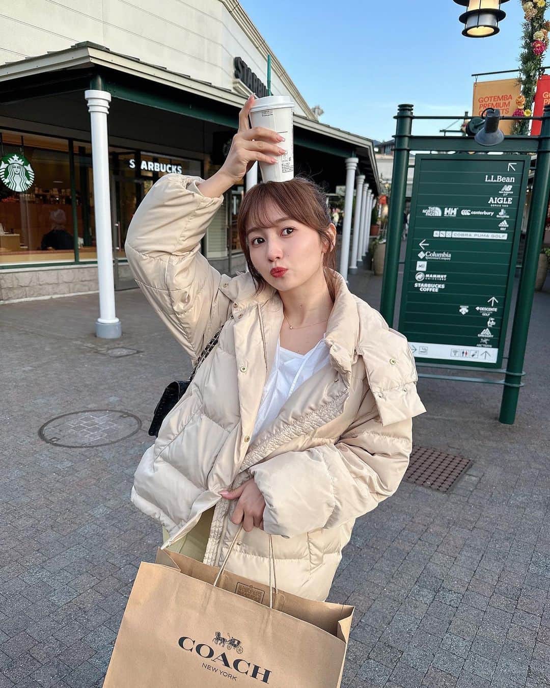 細沼紗花のインスタグラム：「.  Shopping day🛍 🐾 またお仕事頑張ろう〜〜  . #御殿場アウトレット」