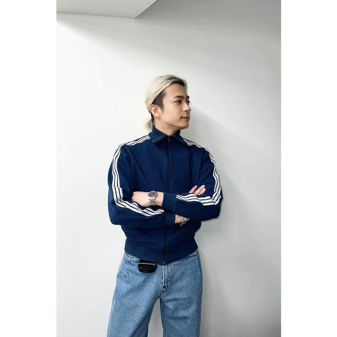和田颯のインスタグラム：「. ジャージ集めたくなってる人ここにいます。 着丈短いのたまらん。 @adidasoriginals 1970's🇩🇪」