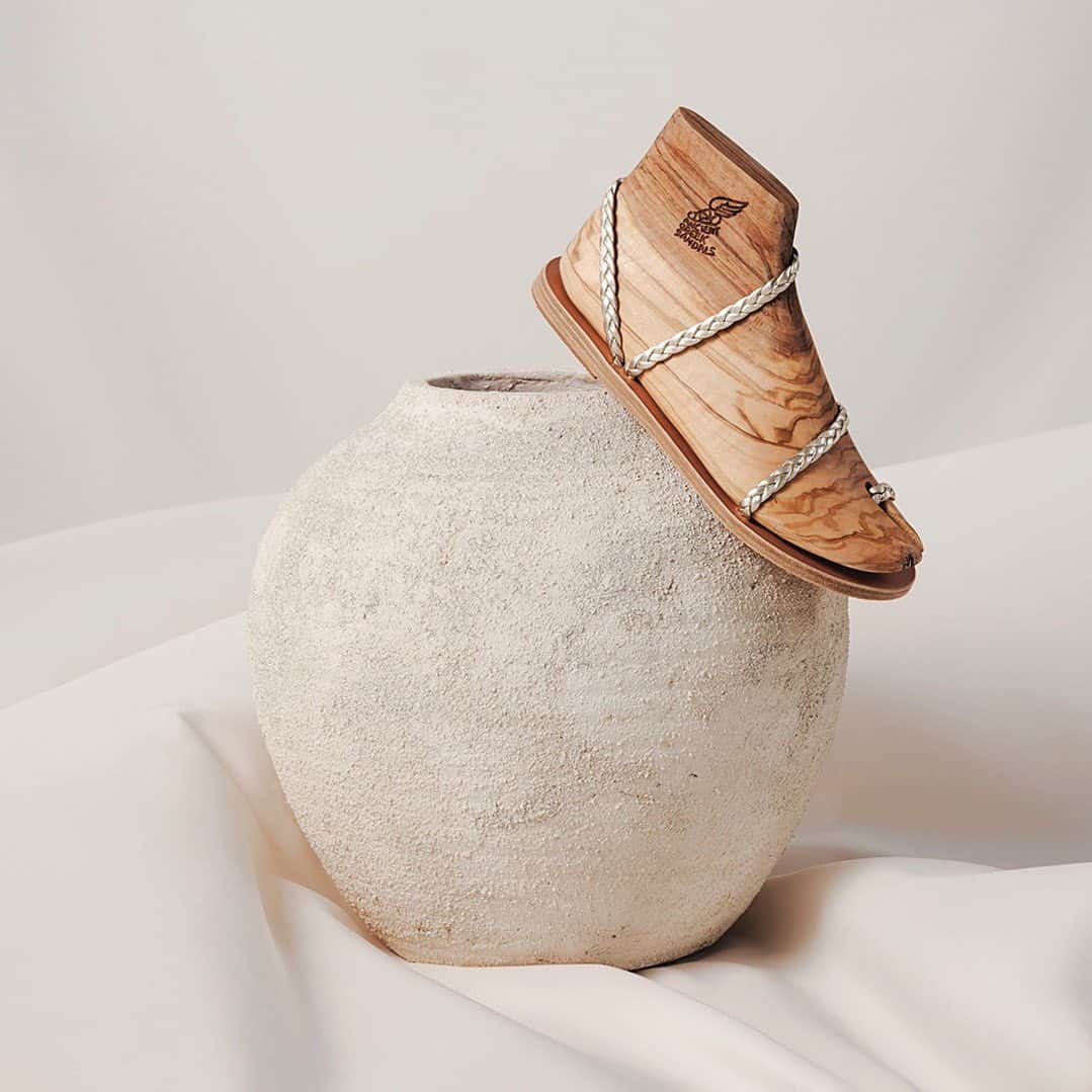 のインスタグラム：「Our signature “barely there” Eleftheria sandal. Elegant, Timeless and classic.   #Ancientgreeksandals #AGS #HandmadeinGreece #Greece #sandals」