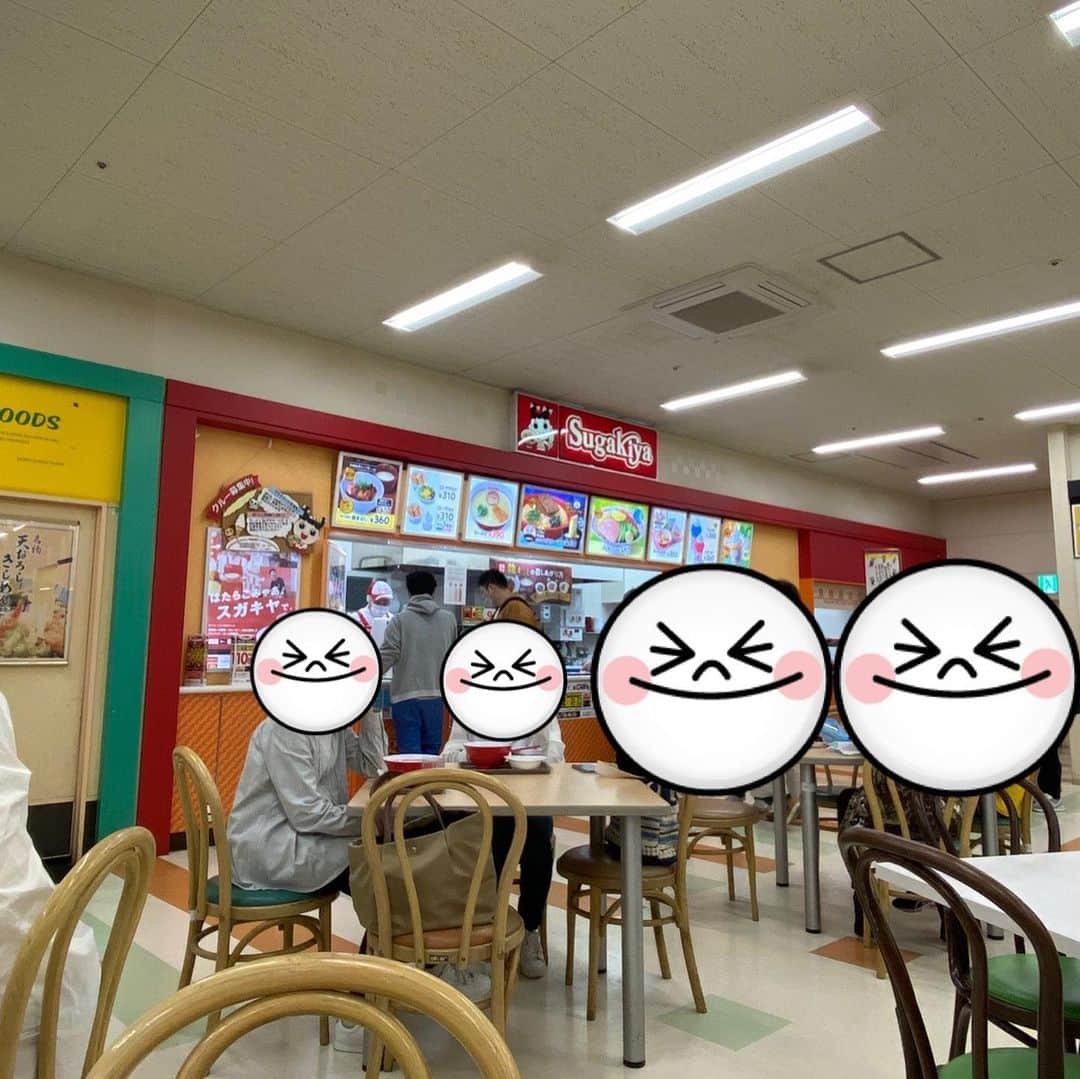 カバさんのインスタグラム写真 - (カバInstagram)「愛知県刈谷市の皆さま、ありがとうございました！1500キャパ2回公演完売御礼、めちゃめちゃ楽しかったです！  1回目終わり合間にスガキヤにも行けました！スプーンの使い方わからんかったー！  でもスガキヤ特製ラーメン カバッチグー👍 でした！  またお願いしますー！  #吉本新喜劇 #すっちー #カバ #スガキヤ #Sugakiya #吉田裕さん思い出の味 #独特のスプーン #使い方わからんかった #汁と麺を一緒にすくって食べてみたけど合ってる？ #カバッチグー #松浦さんどこ見てる？」4月23日 18時17分 - kabaking0129