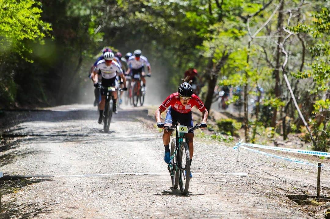 沢田時さんのインスタグラム写真 - (沢田時Instagram)「CJ菖蒲谷3位でした🥉  MTBらしく急勾配かつテクニカルなコースはロード主体になってから更に難しく感じますが現状の力を出し切ったレースでした。  強かった前の2人と次戦はもっと勝負するために今日得た課題を克服したいと思います🔥  この開幕戦のために何ヶ月も前から準備してくれた宇都宮ブリッツェンと荻田メカ、当日ピットにも入って頂いた @spokescyclegarage さんに心から感謝です！  応援をありがとうございました！  📸 @kasukabevisionfilmz   #宇都宮ブリッツェン  #唯一無二 #oneofakind #菖蒲谷」4月23日 18時22分 - toki_sawada