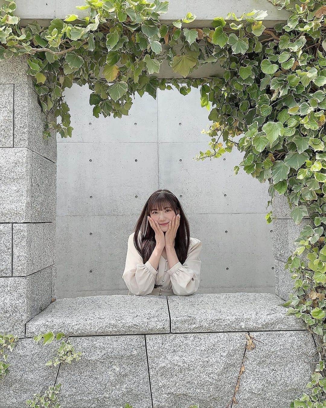 藤崎未夢さんのインスタグラム写真 - (藤崎未夢Instagram)「♡‬ スタジオセットみたいな壁みーつけた🍃  なんと新潟にある市立図書館です！ 分かるかな？？📚」4月23日 18時26分 - miyu_miyu_ngt48