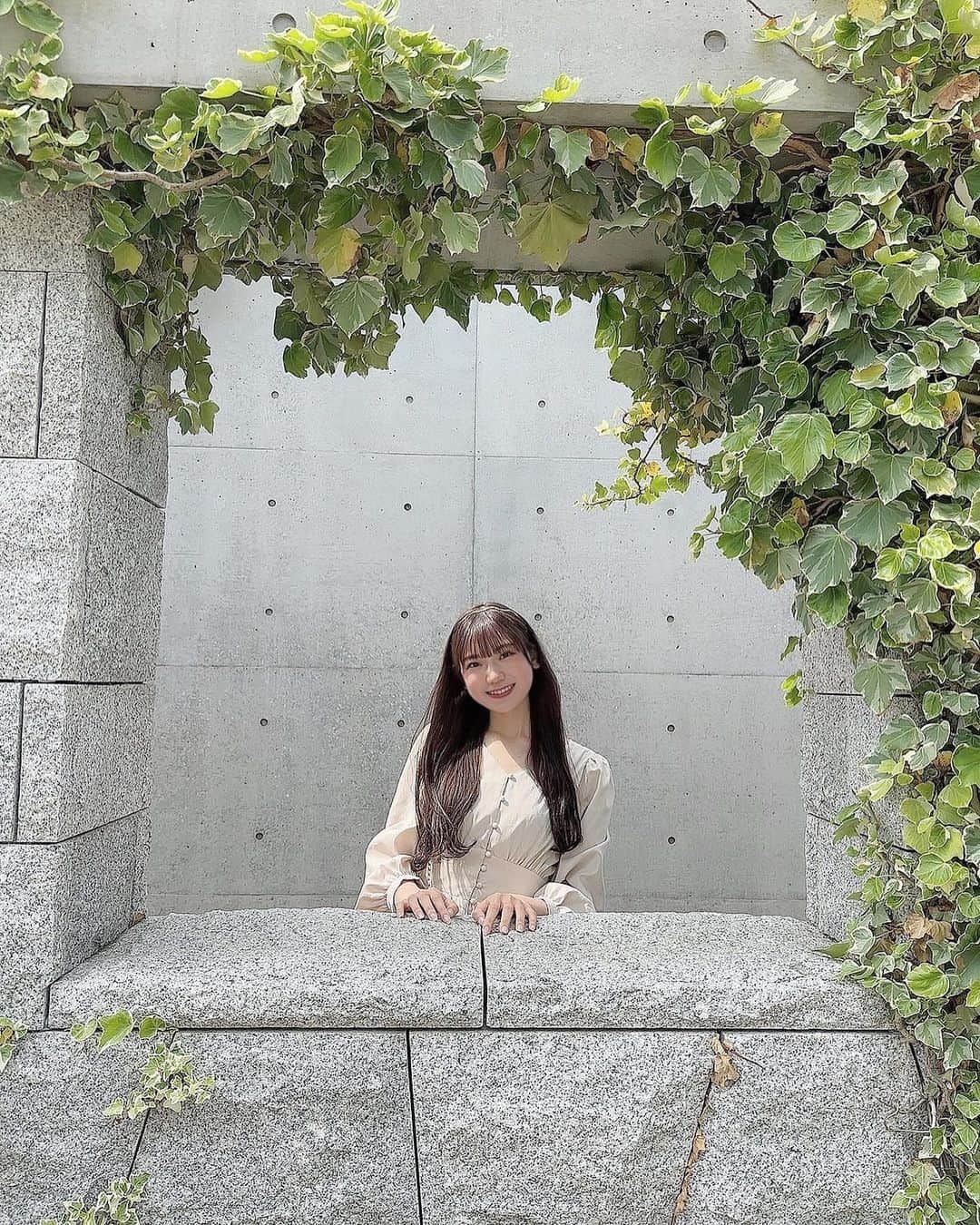 藤崎未夢さんのインスタグラム写真 - (藤崎未夢Instagram)「♡‬ スタジオセットみたいな壁みーつけた🍃  なんと新潟にある市立図書館です！ 分かるかな？？📚」4月23日 18時26分 - miyu_miyu_ngt48