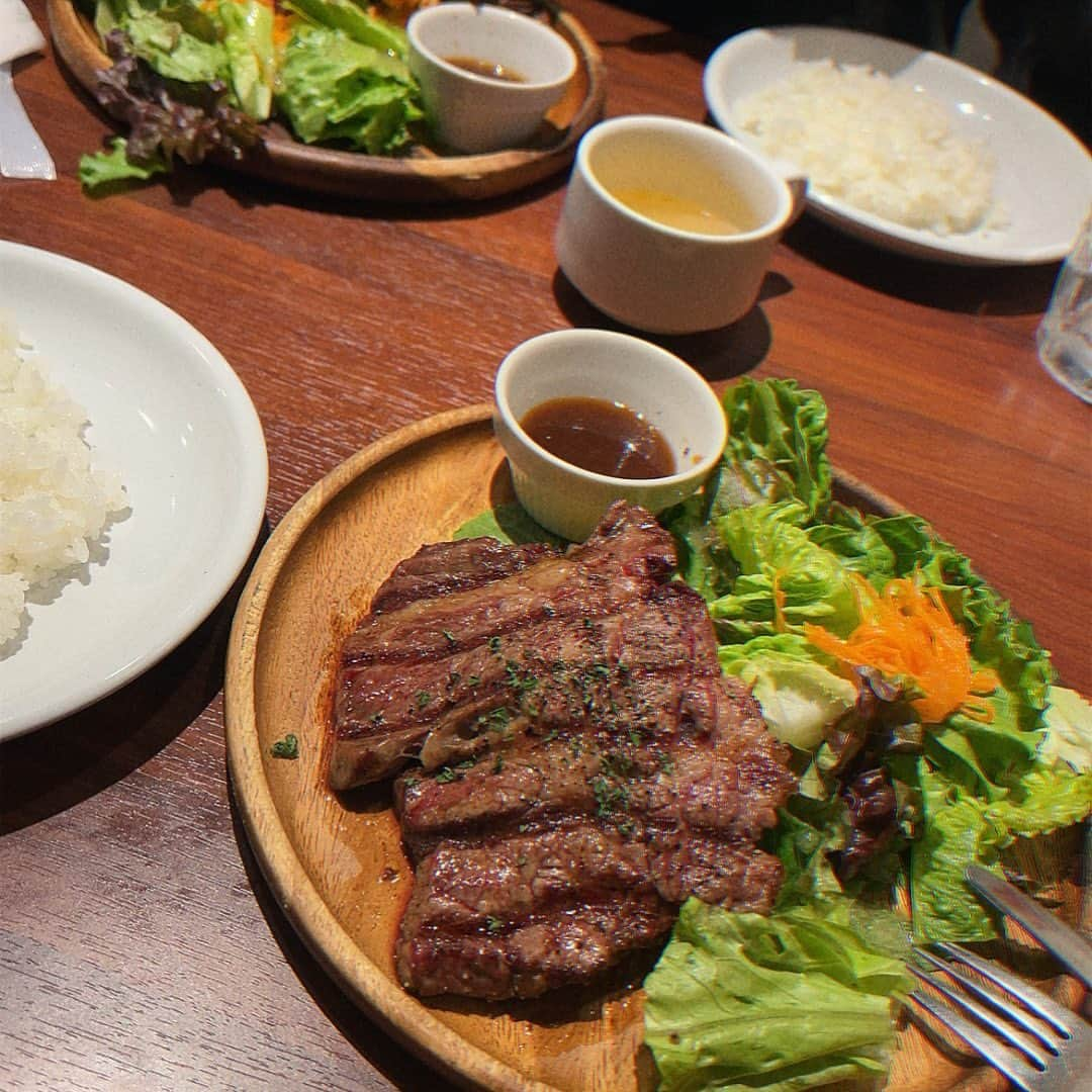 西山なずなのインスタグラム：「. いつかの𝙻𝚞𝚗𝚌𝚑 🍽 昔はお肉があんまり好きやなかったけど、 今では割と好きになった😋(食べれるようになった)」