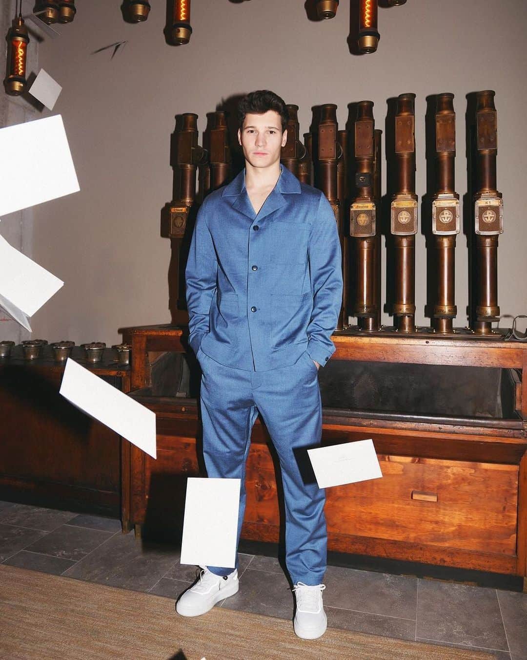 ドライコーンのインスタグラム：「@wincentweiss is getting ready for the new week with our relaxed jacket LUZON and matching pants MATO. Thank you for your style inspiration! 💙⁠ ⁠ ⁠ #drykorn #drykornforbeautifulpeople」