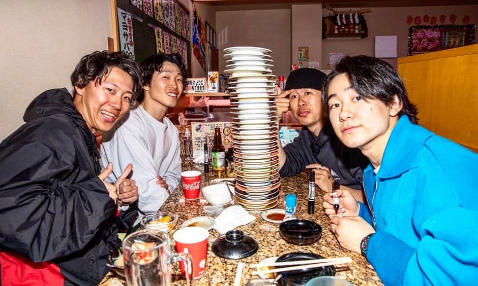 飛田流輝のインスタグラム：「Snow Action2023 in FURANO🌈🍣❄️🍜 また来年もやるのでcheckお願いします🤘  @willraise_official #willraise#ウィルレイズ #snowboad #snowboarding #スノーボード #sdgs #hokkaido Thanks support↓  #株式会社ウィルレイズ 様　@willraise_official  #amuse株式会社 様 #アミューズスポーツ 様 #株式会社コーセー 様　@kose_official  #woo株式会社  様 #富良野スキー場60周年記念 様　@furanoski_official  #日本生命保険相互会社 様　 #株式会社プラス 様 #回転寿司トピカル 様　@topical0070  #ksport 様 #アクティブ株式会社 様 #アッシュホールディングス株式会社 様 #株式会社kplan 様 #株式会社ビーバン 様　@beevan0417  #株式会社Sept. 様 #エナライン株式会社 様」