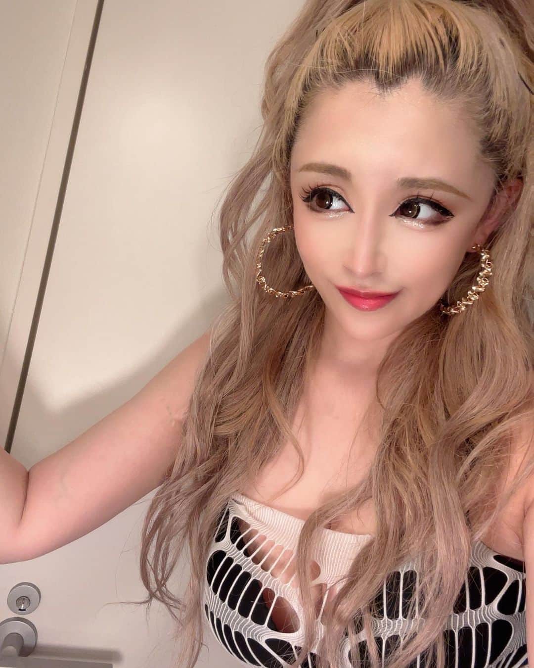 REIRAのインスタグラム：「♥︎♡♥︎♡♥︎♡♥︎♡」