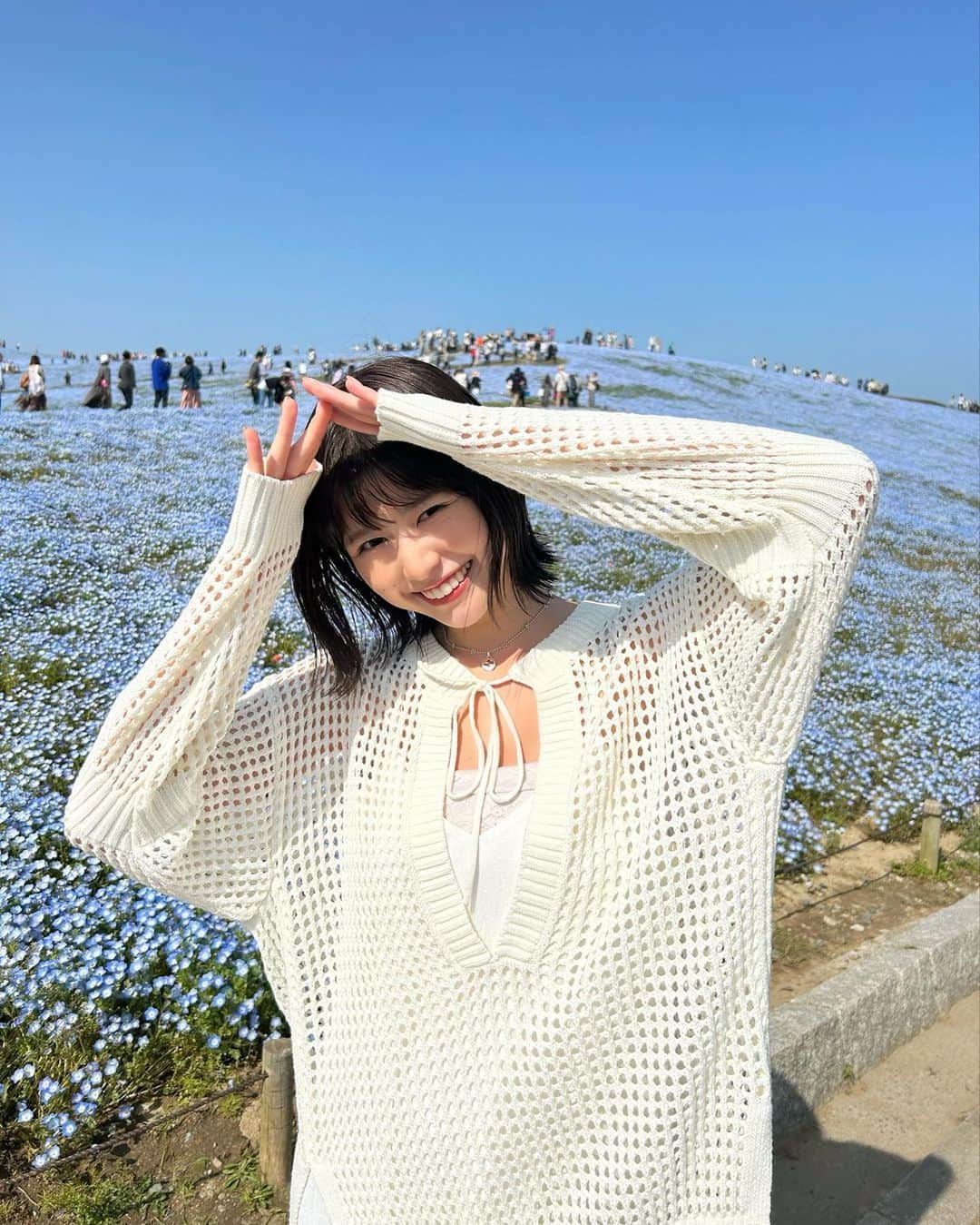冴木柚葉さんのインスタグラム写真 - (冴木柚葉Instagram)「. さわわと日帰り茨城旅してきた！🚙♡  1年ぶりのネモフィラ、とっても綺麗だった💙  YouTubeも撮ったからそのうち上がります！！ お楽しみに🤭💖  @saaawa_127  長距離の運転と眼福をありがとう♡  #ひたちなか海浜公園  #ネモフィラ」4月23日 18時44分 - yuzuha_saeki