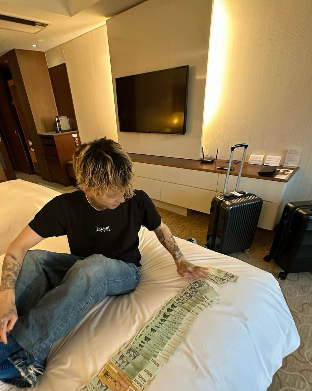 Lil KINGのインスタグラム：「last day」