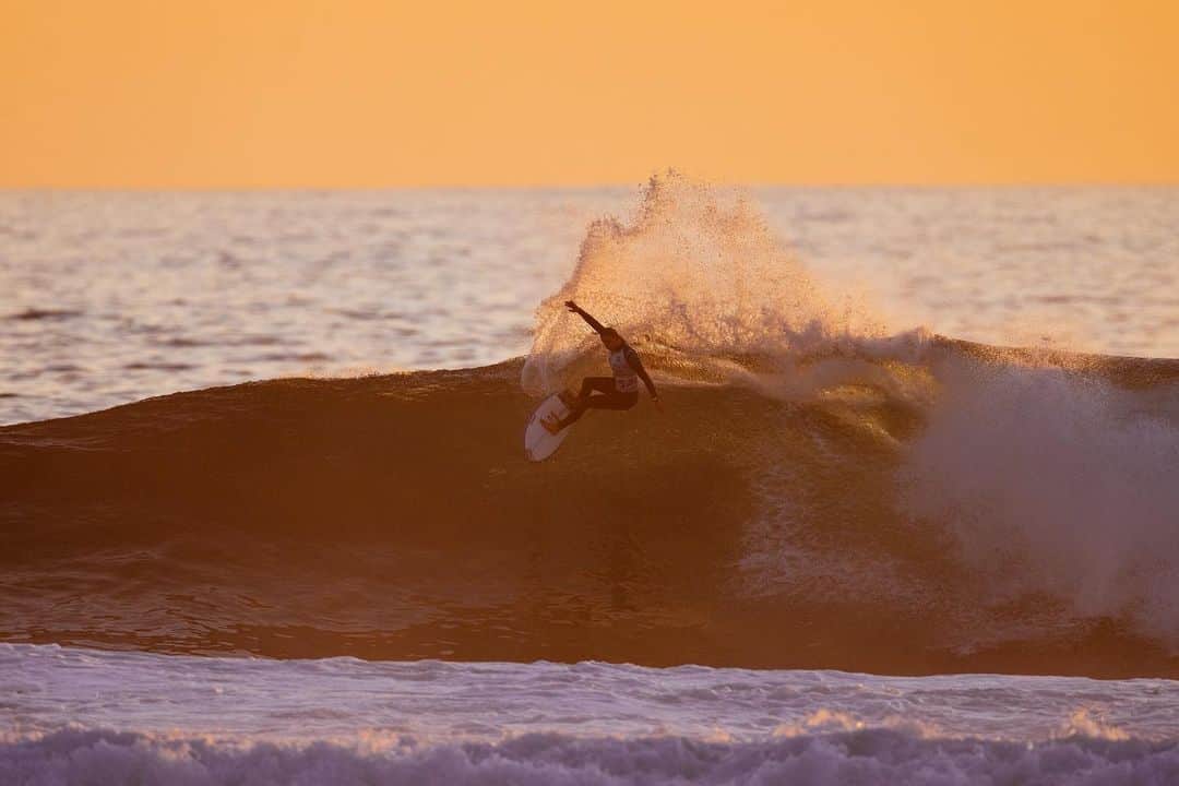 レイキー・ピーターソンのインスタグラム：「A few magical days here in the west. Stoked to make my heat yesterday and really looking forward to the Quarter finals coming up hopefully later today 🙌🏼」