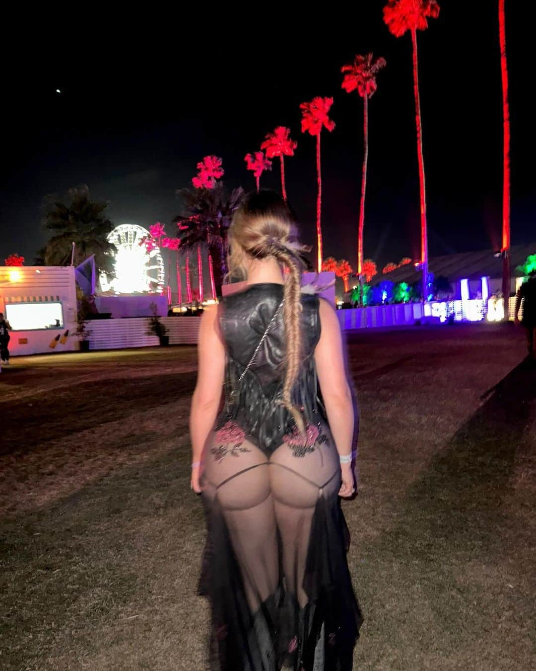 デミ・ローズのインスタグラム：「So one of my best friends came to Mexico & said she’s kidnapping me to Coachella, I said no I’m good… the next day I changed my mind」