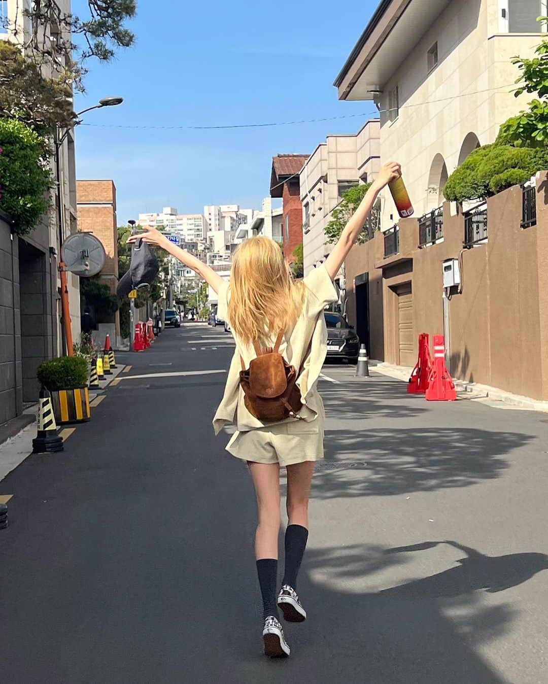 ヘリョン さんのインスタグラム写真 - (ヘリョン Instagram)「위에서 찍는 MZ각도 이거 맞아윱?😃」4月23日 10時21分 - haeryung_na_