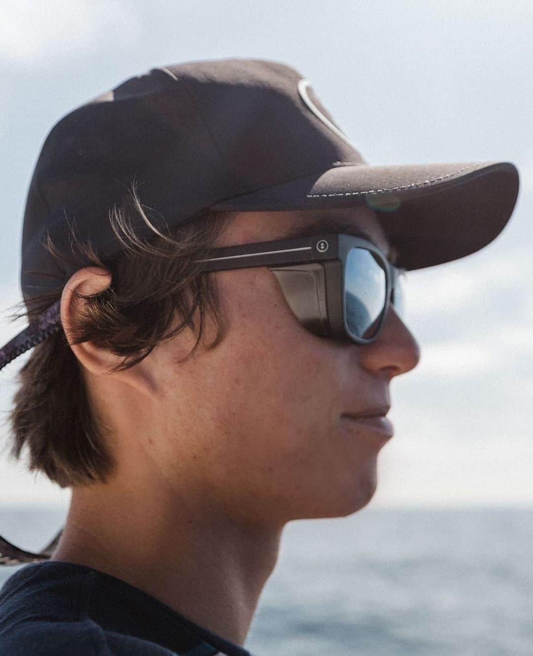 Electric_Fishingさんのインスタグラム写真 - (Electric_FishingInstagram)「Block the glare and wind with our performance eye cups for long days on the water.  See Them Before They See you !  #ElectricSunglasses #PolarizedSunglasses #StyleThatPerforms #ElectricFishing ⁠ #stylethatperforms」4月23日 11時21分 - electric_fishing