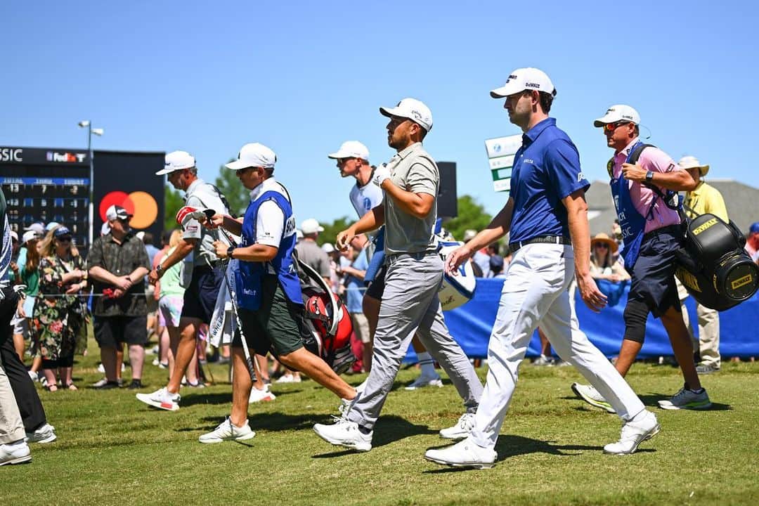 ザンダー・シャウフェレのインスタグラム：「Final round tomorrow 👊🏽 @patrickcantlay」