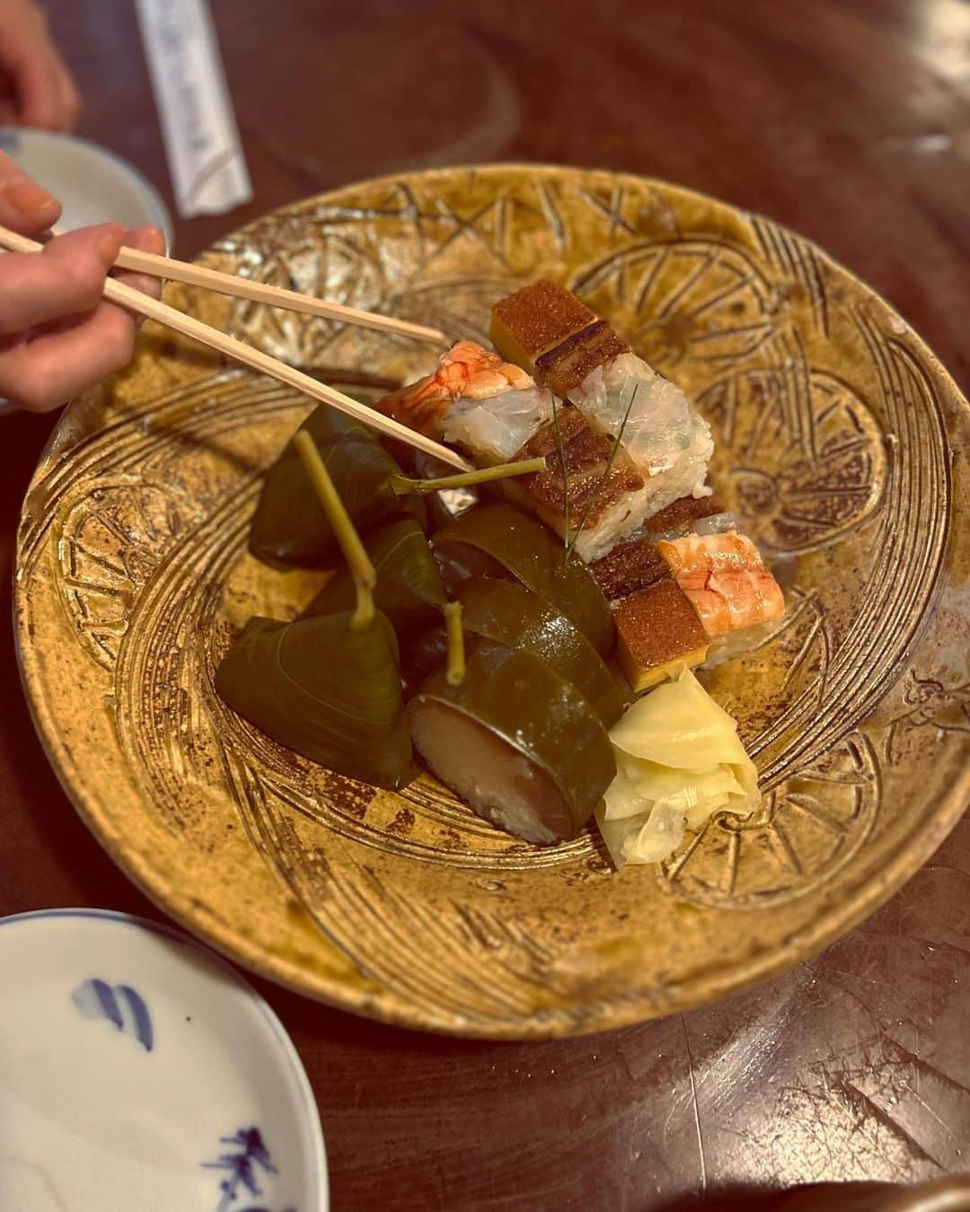 長尾悦美さんのインスタグラム写真 - (長尾悦美Instagram)「器も空間も美しい。  五感を満たされる京都の食🌿  #kyoto #restaurant」4月23日 12時25分 - yoshiminagao