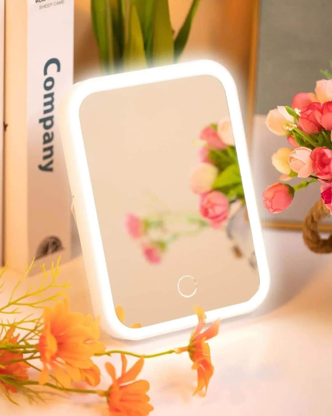 SHEINのインスタグラム：「Lookin' so gorg you could light up a room! ✨🪞🤩 Which vanity light setup is your instant glam glow-up? 👇  🔎10206367 1440105 11177042  #SHEIN #SHEINforAll #SHEINstyle #fashion #chic #OOTD」