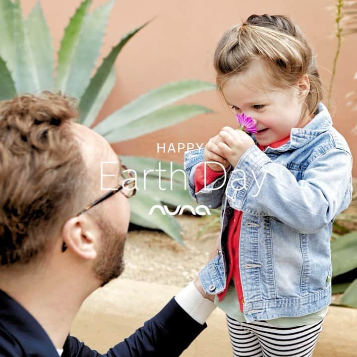 nunaのインスタグラム：「What are we doing differently? 🤔   We are committed to protecting the place where your little ones grow up 💖 That’s why:  ✅ We have an entire car seat line that is FR-free—so no one is exposed to harmful chemicals 🔥  ✅ Many of our products meet the elite standard to be GREENGUARD Gold certified—because breathing clean air is essential for your little one’s heath 😮‍💨  ✅ Offer GOTS certified products—to surround baby with high-quality, organic fabrics ✨   We make it easy to give baby the best, because nothing’s too good for you and baby 🥰」