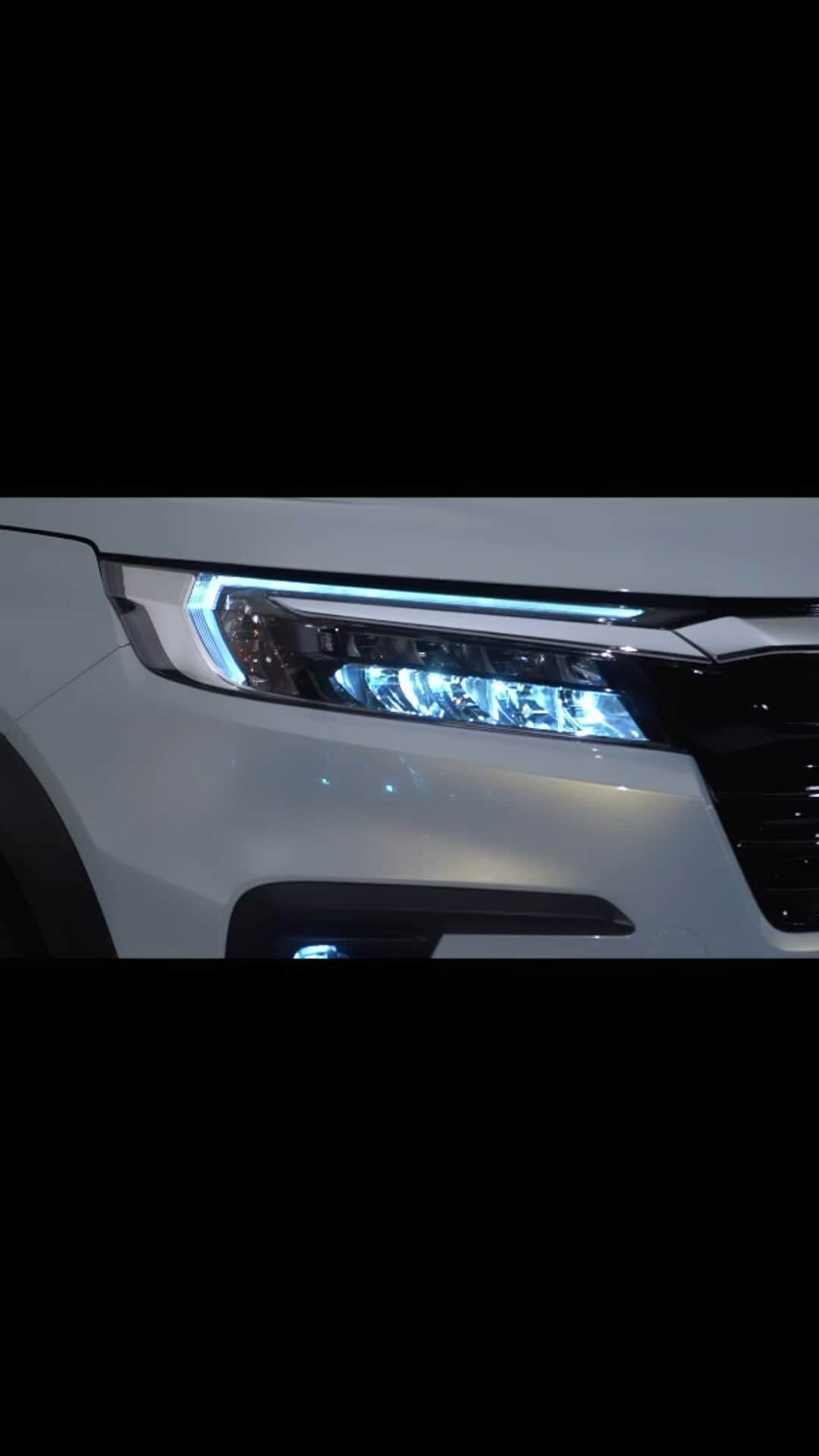 EnjoyHondaThailandのインスタグラム：「โปรฮอต 🔥 All-new Honda BR-V ดอกเบี้ยพิเศษ 0%* เมื่อจองและรับรถตั้งแต่ 3 เม.ย. 66 - 30 เม.ย. 66  รับข้อเสนอจากเซลส์ คลิก bit.ly/ContactSalesform ดูรายละเอียดโปรโมชัน เพิ่มเติม >> https://bit.ly/3UJnzxU  #HondaThailand #AllnewHondaBRV  *เงื่อนไขเป็นไปตามที่บริษัทฯ กำหนด」