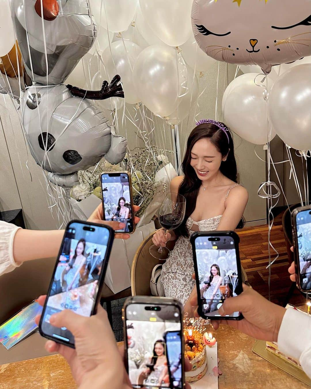 ジェシカ さんのインスタグラム写真 - (ジェシカ Instagram)「🎂 - Part 2  Celebrating meee surrounded by my loved ones🤍 Thank you all for the sweet birthday wishes!🌼🧸🩷」4月23日 12時56分 - jessica.syj