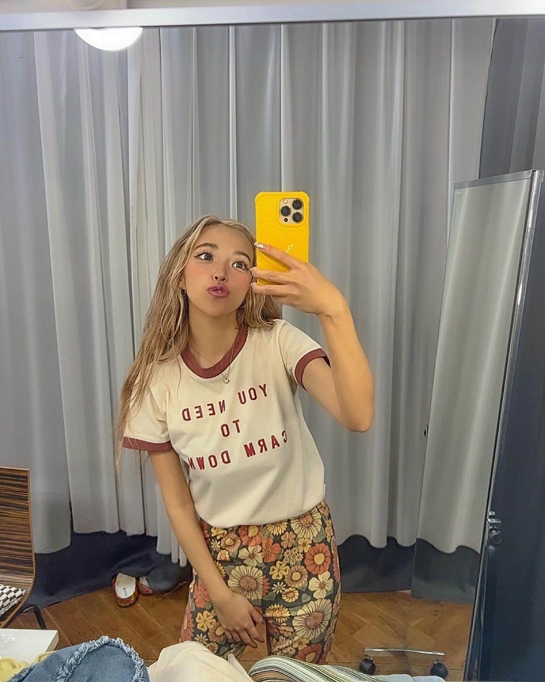 のインスタグラム：「🍔🧡🌼🌻🏵🫶🏼」