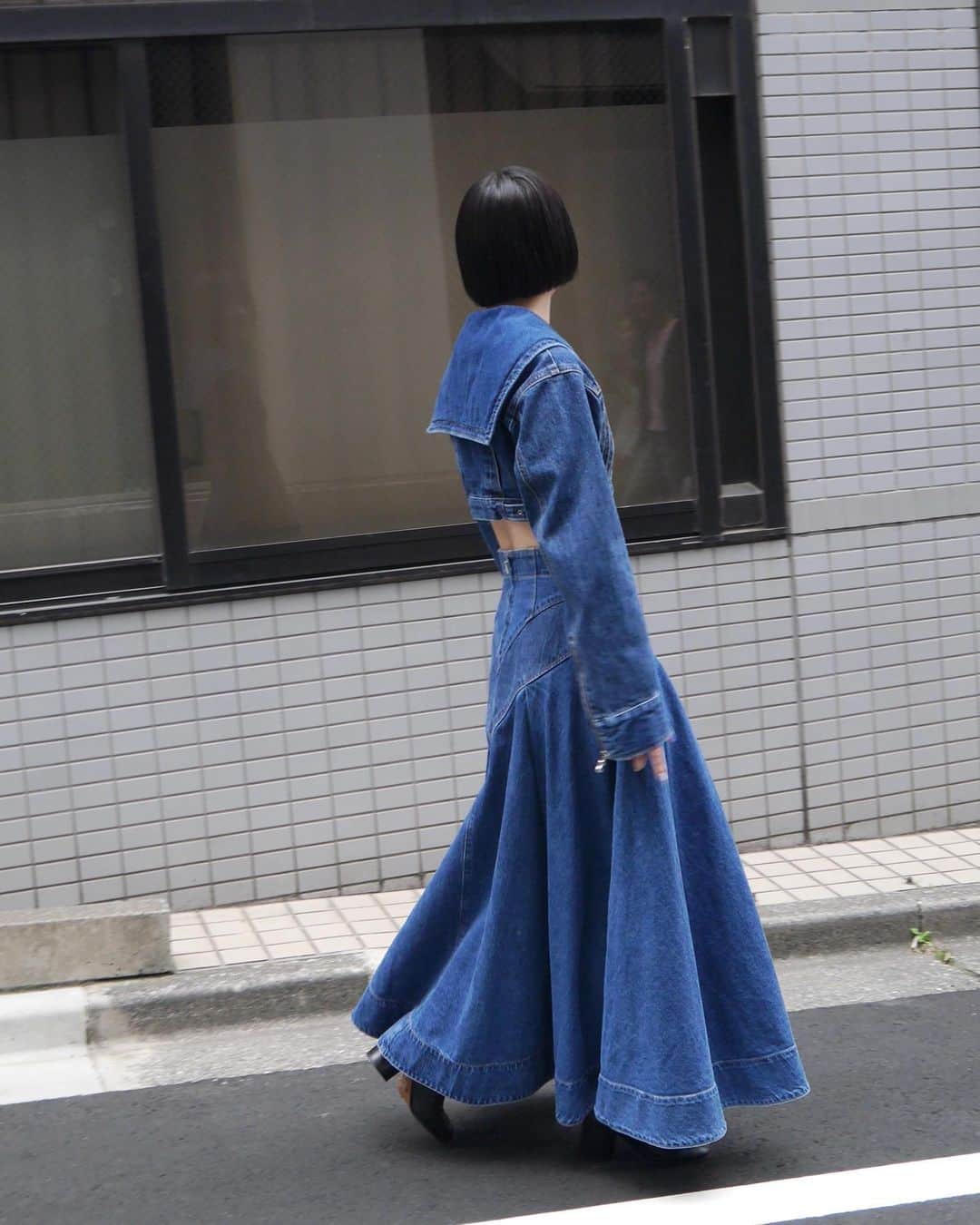 MIDWEST TOKYO WOMENのインスタグラム：「@fetico_official  Sailor collar demim jacket & Flared denim midi skirt  👖👖👖」