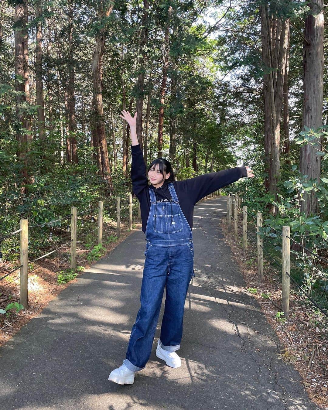 小寺結花さんのインスタグラム写真 - (小寺結花Instagram)「・ 森林欲を満たすために森林浴してきた🍃  ちょうどいい気候で風も気持ちかった✨」4月23日 19時09分 - yuikakodera_box
