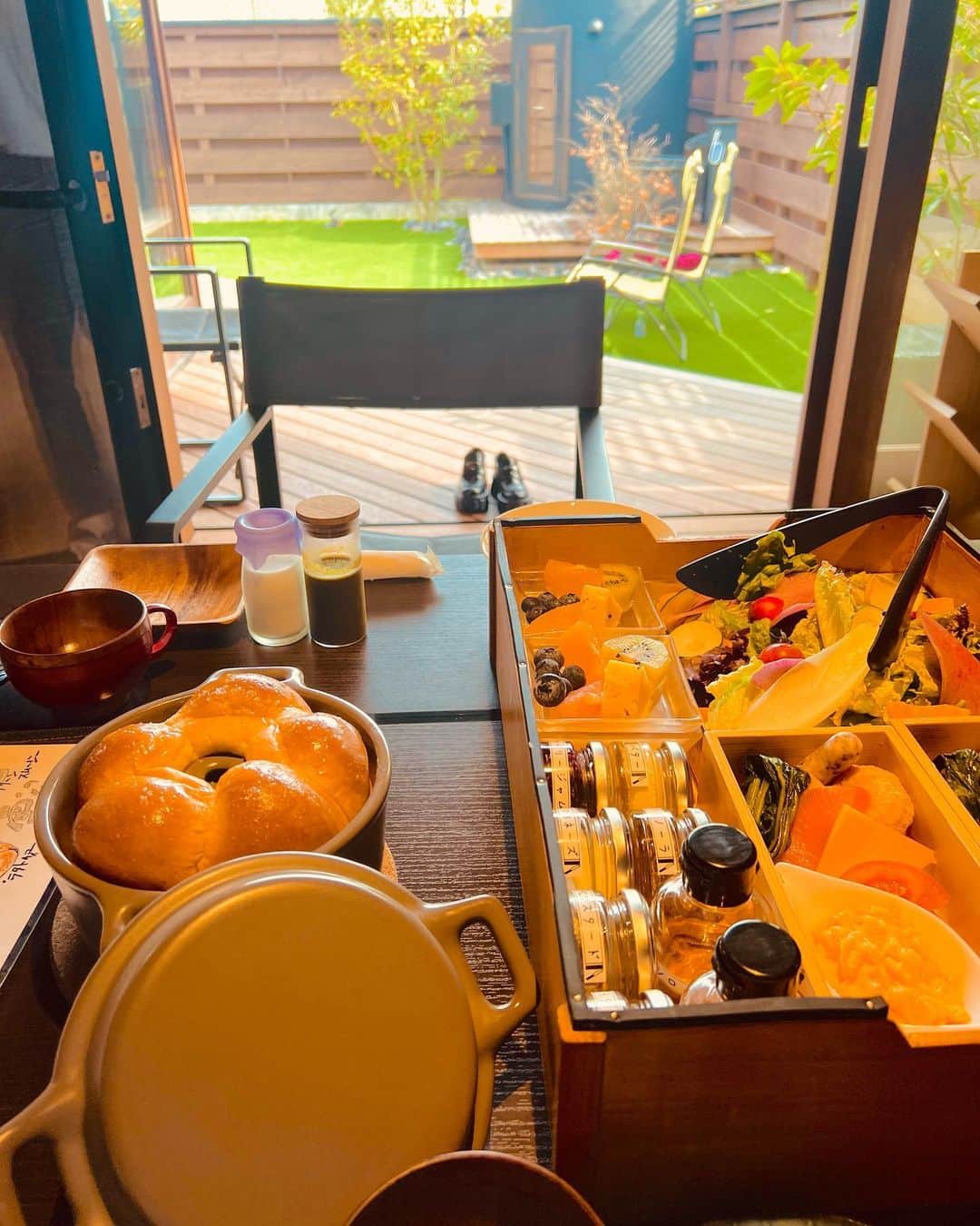 谷岡美沙紀さんのインスタグラム写真 - (谷岡美沙紀Instagram)「サウナ入って 朝からピクニックみたいな朝ごはん食べて なんかすごい幸せな旅だった  雫花っていう館山にある プライベートサウナの施設。 おすすめ！！！！　  #サウナ #サウナ女子 #サウナ好きな人と繋がりたい #サウナ好き #サウナ飯」4月23日 14時13分 - misakitanioka_official