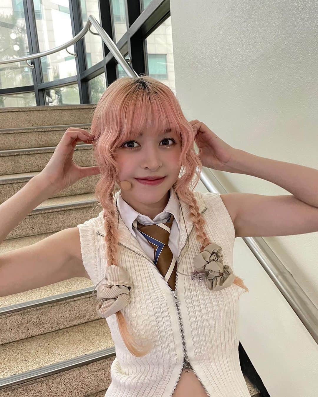 NMIXXさんのインスタグラム写真 - (NMIXXInstagram)「NSWERs you are so loved ❤️ 엔써 많이 사랑해 ❤️ #NMIXX #엔믹스 #LILY #릴리」4月23日 14時15分 - nmixx_official