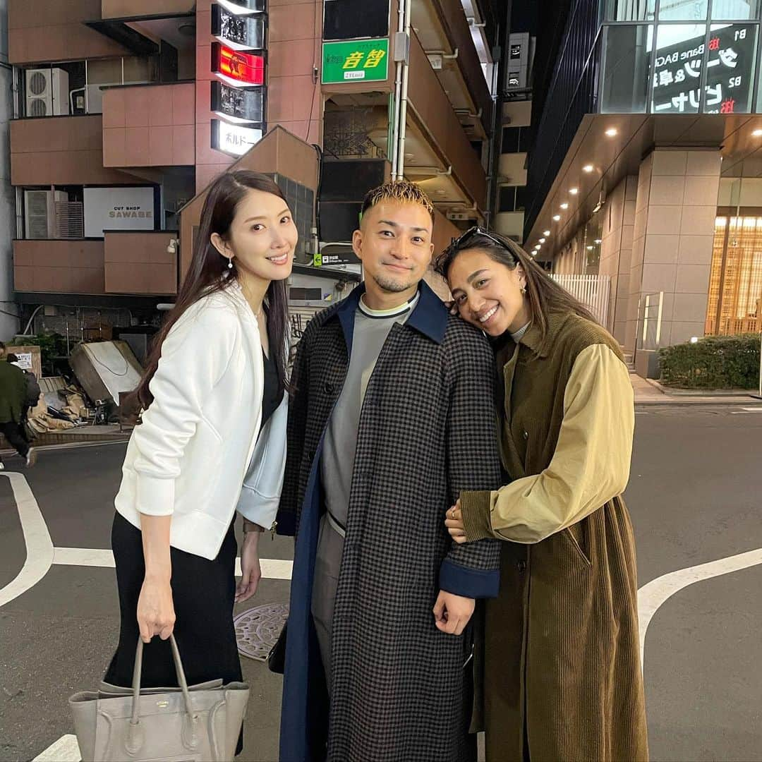 Megha Shrestha さんのインスタグラム写真 - (Megha Shrestha Instagram)「韓国のお土産で @ako.cosme さんにいただいた @tamburinsofficial のハンドクリーム🌷匂いが良すぎる🫧  実は、最近お仕事で美容医療に関わるお仕事もさせていただいてます🧑🏼‍⚕️🩺 @revinus_jp   実は明日ネパールのカレンダーで行くと明日が誕生日🤭♡ めいいっぱい突き進んだ20代もラスト1年を迎えます‼︎  いつまでも綺麗に美しくありたい。女性ならみんなそう思いますよね？  なので、美容の最先端を学べるところに身をもっとおきたいなーって思ってます♡♡  健康美・インナービューティー・そして、表面の美容正直3つの中で1番自信につながり変化が起こるポイント♡  いろんな仕事に携われるのが本当に幸せ〜♡ これからもたくさんいろんな角度で発信できる人になりたいなぁ〜みなさんよろしくお願いします♡」4月23日 14時25分 - happy_story_14