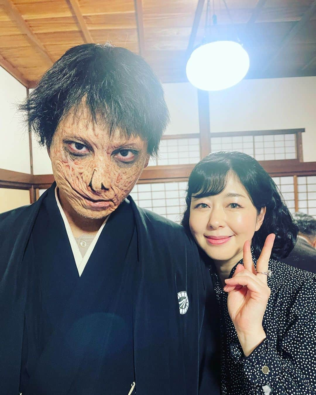 堀内敬子さんのインスタグラム写真 - (堀内敬子Instagram)「犬神家の一族。  前編、見てくださりありがとうございました！  万寿様との再会。 スケキヨの金子大地くん！ 目力ありありで、素敵😍  古館弁護士の 皆川猿時さん！ 普段からのお話が面白すぎて ずーっと聞いていたかった😊  そして、竹子姉さんの旦那様 遠山俊也さん！ 梅子の旦那様 坂田聡さん！  お芝居の話からたわいもない話まで。 沢山お付き合いいただきました♪  来週の放送が、待ち遠しいです😍  4月29日土曜日 夜9時〜10時30分 BSプレミアム　／　BS4K  お楽しみに✨  #犬神家の一族 #bsプレミアム   #金子大地 #皆川猿時 #遠山俊也 #坂田聡  #大竹しのぶ #南果歩  #遠山さんのつけボクロにも注目してみてね」4月23日 14時51分 - horiuchi_keiko