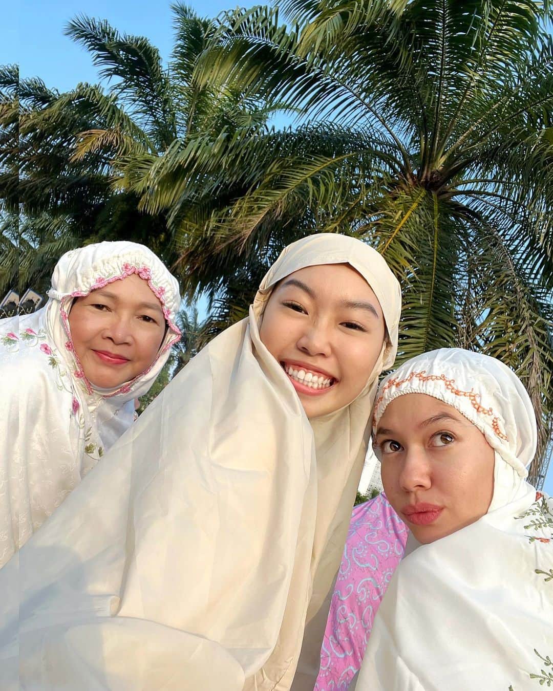 のインスタグラム：「Minal aidin sobat sobat onlinekuuuu ✨🫶🏻  #diaryukikato」