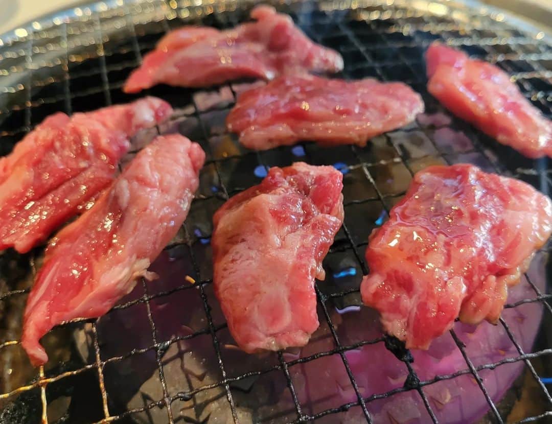 ケニチさんのインスタグラム写真 - (ケニチInstagram)「肉飯最高ぉぉおおおおお☺️ #焼肉　#焼き肉　#大盛　#ケニチ」4月23日 15時24分 - kenichiosaka
