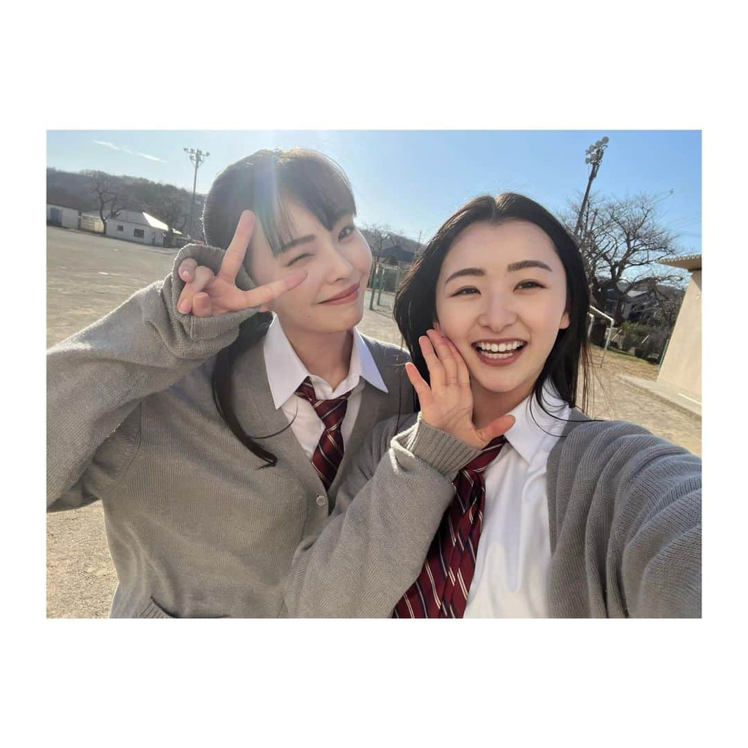 川口ゆりなさんのインスタグラム写真 - (川口ゆりなInstagram)「． ． #あざとくて何が悪いの ． 第3話は 今夜4/23 23:55-です🌙 ． 美冬のお友達 あやちゃん役の 杏ジュリアちゃんとのセルカを~🫶🏻 ． ．」4月23日 15時27分 - kawaguchi_yurina_official