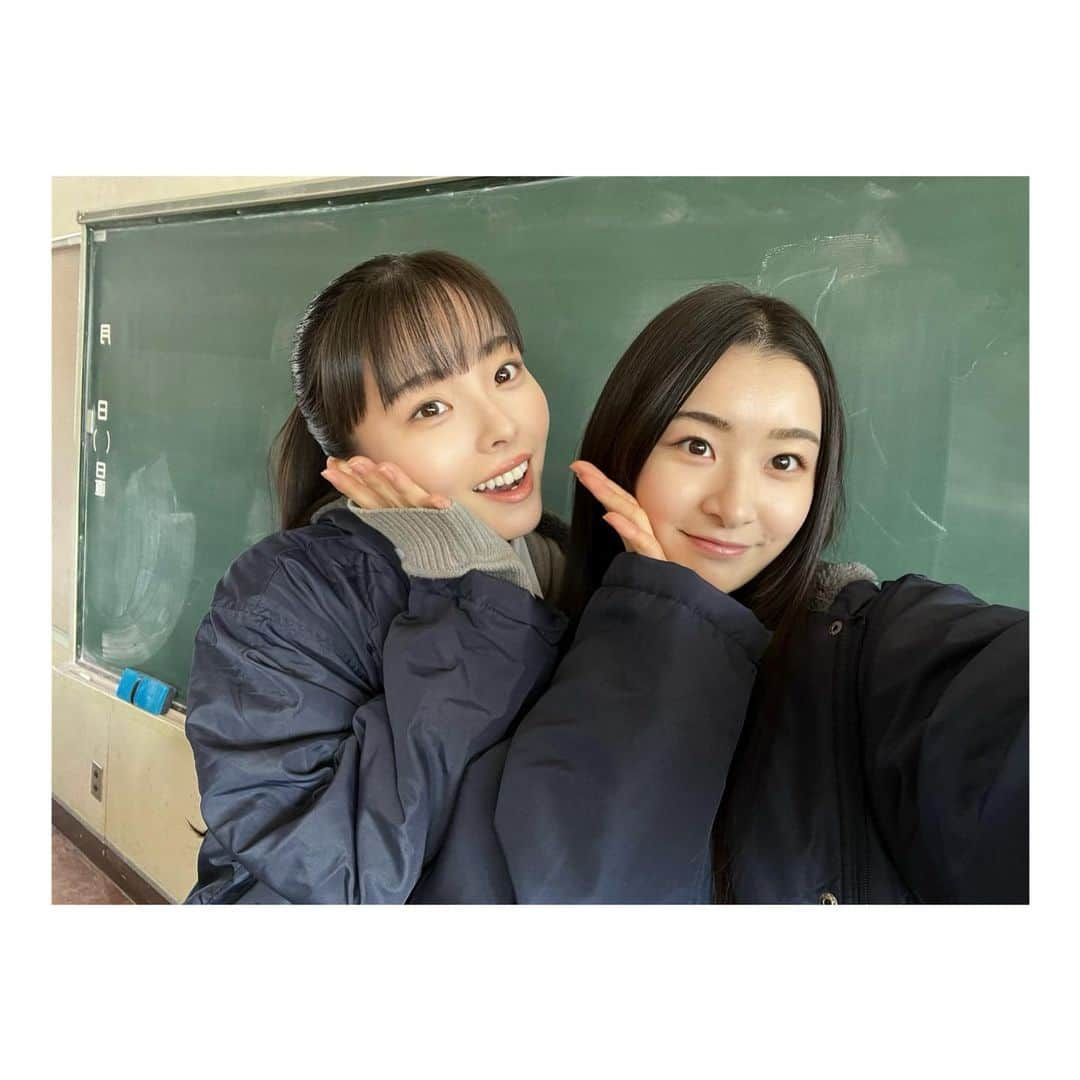 川口ゆりなさんのインスタグラム写真 - (川口ゆりなInstagram)「． ． #あざとくて何が悪いの ． 第3話は 今夜4/23 23:55-です🌙 ． 美冬のお友達 あやちゃん役の 杏ジュリアちゃんとのセルカを~🫶🏻 ． ．」4月23日 15時27分 - kawaguchi_yurina_official