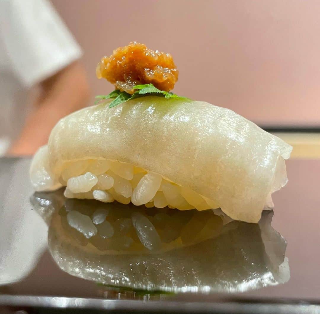 SUSHI KANDA • 寿司神田さんのインスタグラム写真 - (SUSHI KANDA • 寿司神田Instagram)「平目えんがわ Horame engawa   For reservation: 099.606.0013 Or Line ID 027126639  #sushikanda #sushi #japanesecuisine #sashimi #foodporn #aroi #aroiibkk #ginraidee #paigingun #wongnai #edtguide #bkkmenu #starvingtime #寿司神田 #寿司スタグラム #鮨 #寿司 #すし #やま幸 #バンコク寿司 #銀座グルメ #赤酢 #横井醸造」4月23日 15時41分 - sushi.kanda