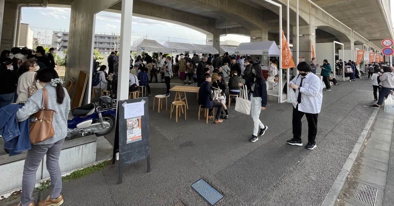 森田繁のインスタグラム：「中央線コーヒーフェスティバル二日目参戦。 きょうはふたりできたので、試飲チケットも15杯ぶん。」