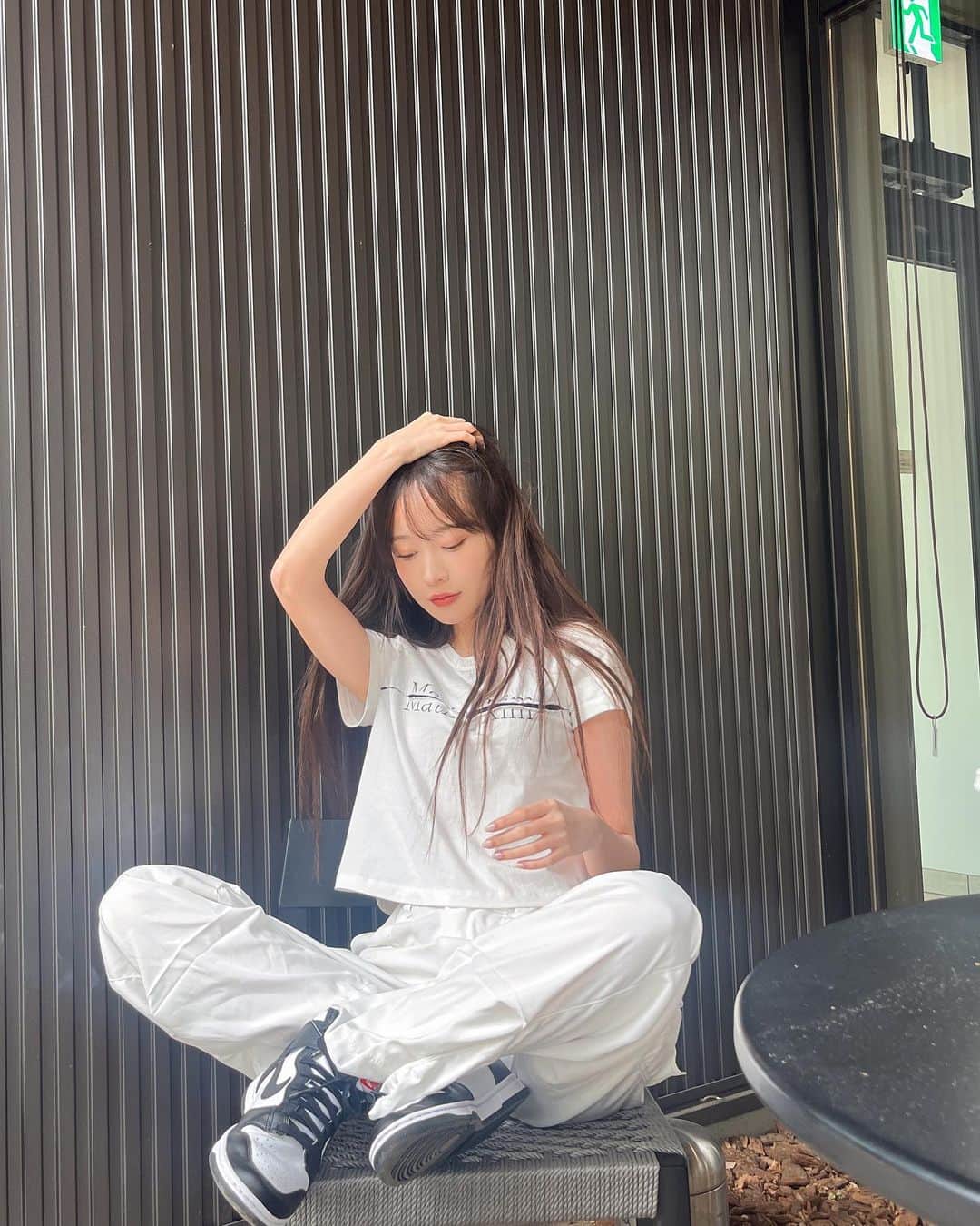 菊池せいらのインスタグラム：「暖かくなって服装身軽になってきて嬉しい🖤🤍」