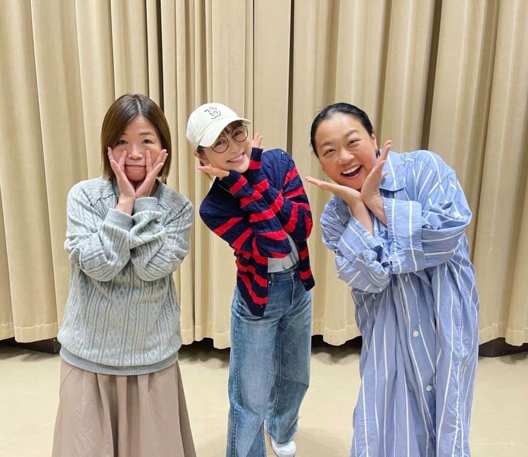 鈴木奈々さんのインスタグラム写真 - (鈴木奈々Instagram)「今日は、 大久保さんといとうあさこさんと NHKでお仕事でした😊 お二人とも優しくて楽しかったです✨ #ラジオのお仕事 #あさこ佳代子の大人なラジオ女子会 #NHK」4月23日 16時16分 - nana_suzuki79