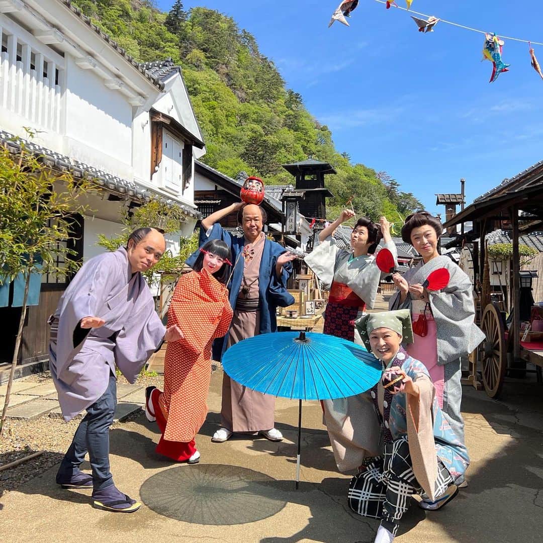 のインスタグラム：「・ 江戸ワンダー幕府 | Edo wonder Shogunate🎊 開村日 Opening date ・　 ・ #edo #edowonderland #nikko  #開村記念日 #江戸幕府 #新緑の季節 #いざ江戸へドロン #江戸の風景 #春の江戸 #江戸人 #日光 #テーマパーク #江戸時代 #江戸ワンダーランド日光江戸村」
