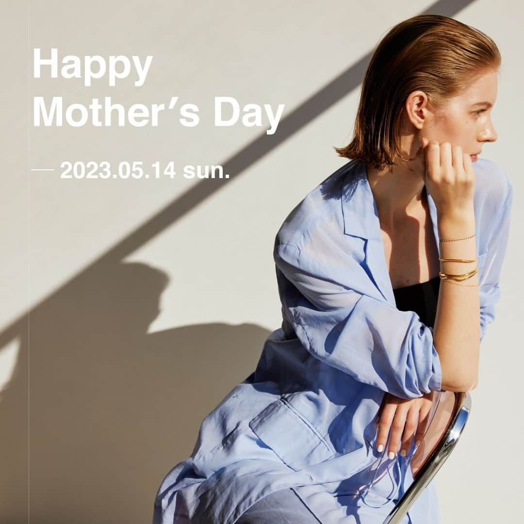 エテさんのインスタグラム写真 - (エテInstagram)「《Happy Mother's Day》  - 2023.05.14 sun.  「ありがとう」の気持ちをこめて、特別なジュエリーを。 大切な人への思いをそのきらめきに託して。  ete ONLINE STOREでは、母の日のギフトにぴったりのジュエリーを豊富にご用意しております。  この機会にぜひご覧ください。  #ete #mothersdaygift」4月23日 17時00分 - ete_official