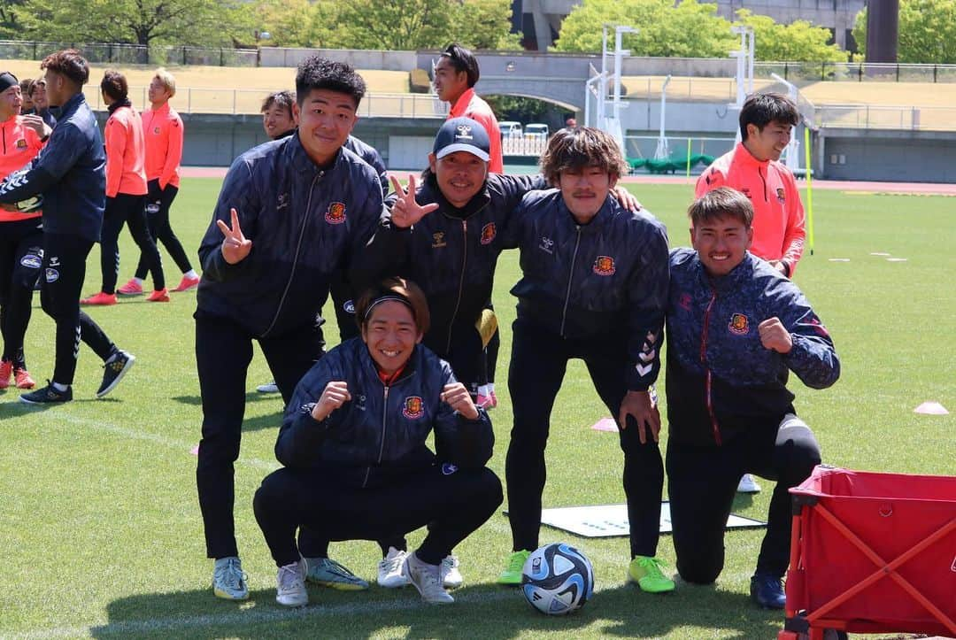 福島ユナイテッドFCさんのインスタグラム写真 - (福島ユナイテッドFCInstagram)「#0423TR🔴⚫️  ️☺️❤️‍🔥  #一心一積 #福島ユナイテッド #fufc #福島 #Jリーグ #jleague #サッカー #soccer #⚽️」4月23日 17時29分 - fukushimaunited_fc