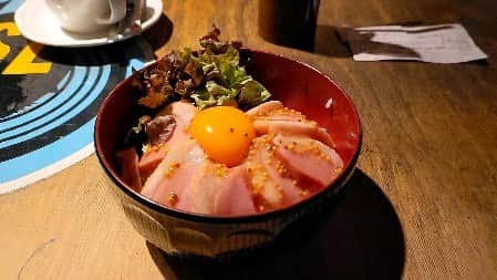 杉作J太郎のインスタグラム：「鴨ロース月見丼。 （ロフトプラスワンウエスト） 美味しかったー！」