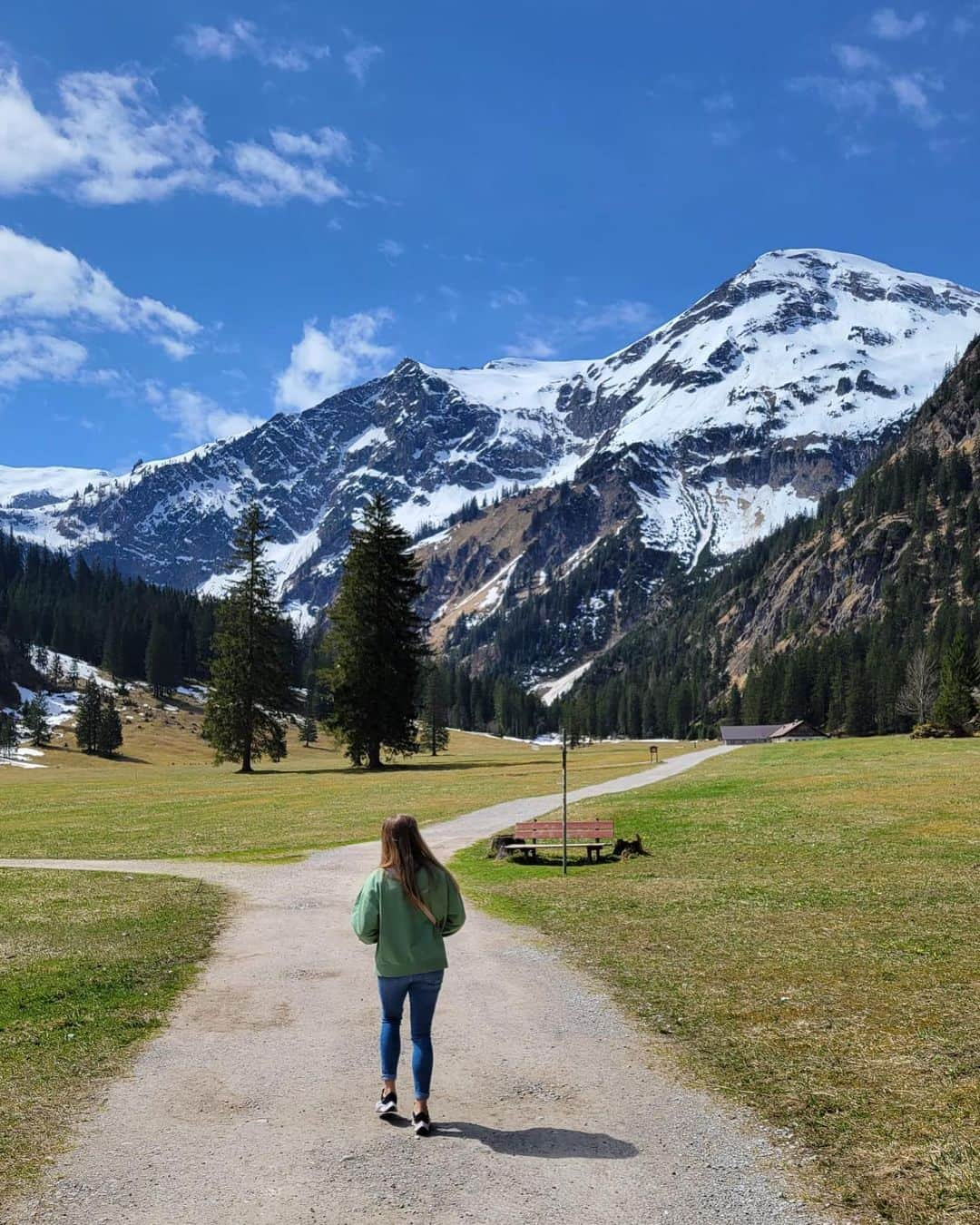 エリザベト・ザイツさんのインスタグラム写真 - (エリザベト・ザイツInstagram)「recharged 🔋  Had a relaxing weekend in Austria and recharged my body and soul a little 🏔️  #wellness #weekend #love #boyfriend #eliseitz #relax #ad #nocco #noccofamily #austria #recharge #gymnastics #nationalteam #roadtoparis2024 @schwarzeradlertannheim」4月24日 3時38分 - seitzeli