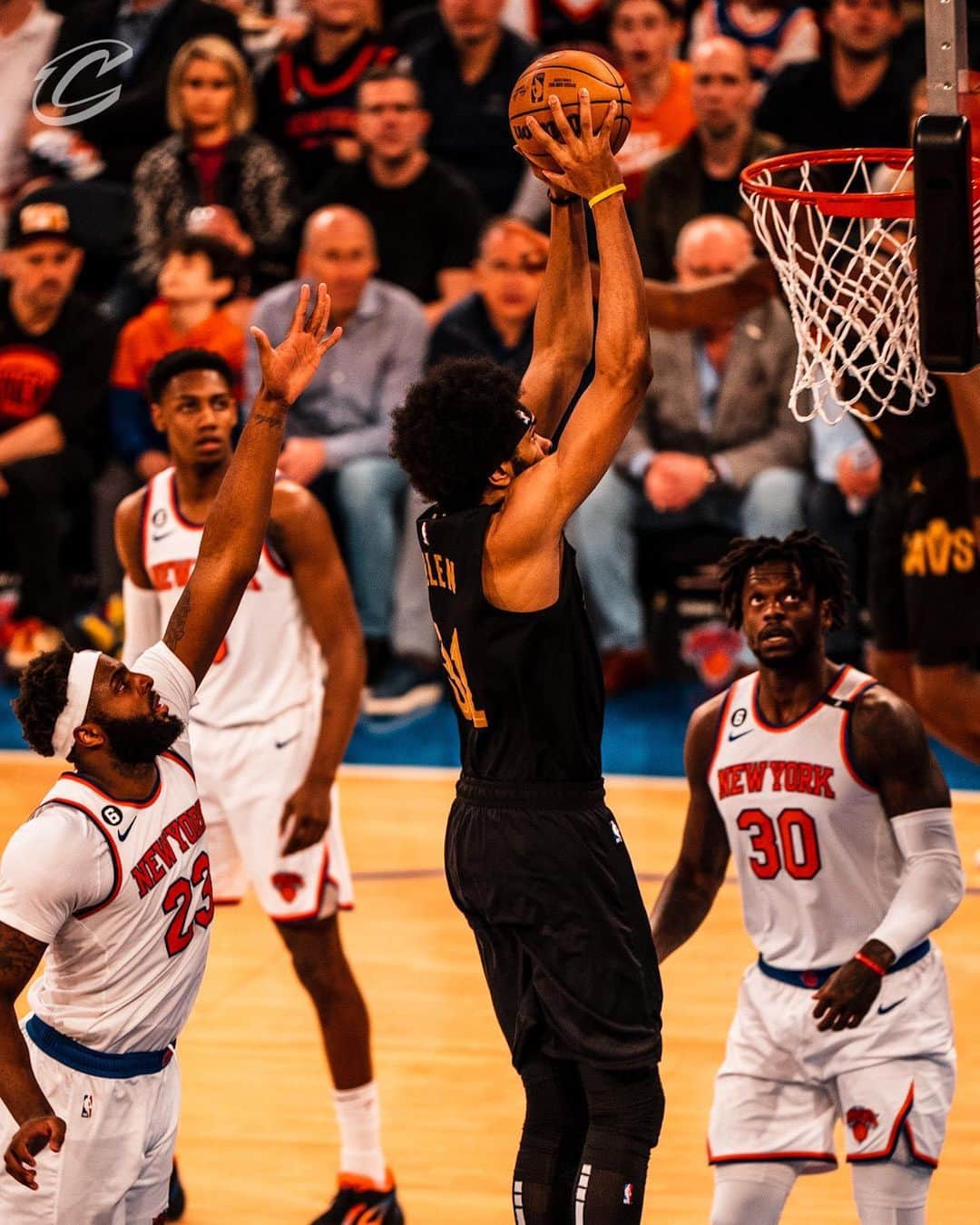 キャブスのインスタグラム：「FROBLEY DUNK TRACKER: 7 #LetEmKnow」