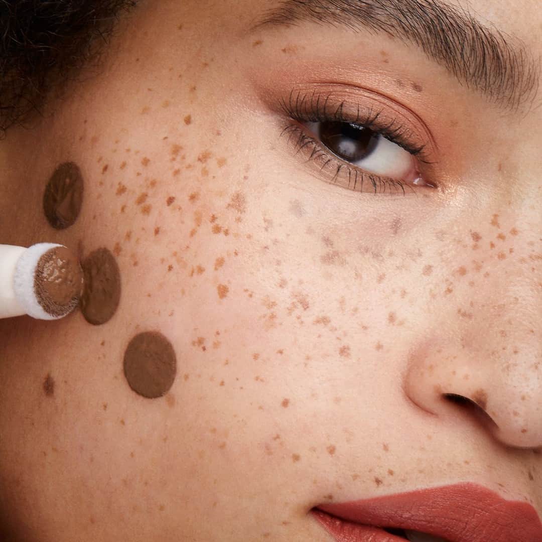 KIKO MILANOさんのインスタグラム写真 - (KIKO MILANOInstagram)「Definition and a sun-kissed glow… the #KIKOBeautyRoar way! 🐾 Lightweight, comfy, and handy, try the new 2-In-1 Cushion Bronzer & Contour on your next look! 🌞⁣ *Arriving soon in the US⁣ ⁣ Multi Finish Eyeshadow Palette 01 - 2-In-1 Cushion Bronzer & Contour 02 - Volumizing & Curling Effects Mascara 02 - Eyebrow Fixing Gel - Ph Matte Liquid Lip Colour 05⁣ ⁣」4月24日 4時00分 - kikomilano